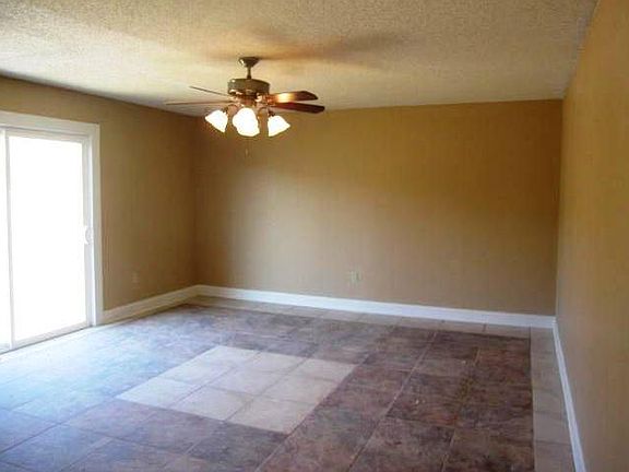 4th image of 3136 Keithway Dr