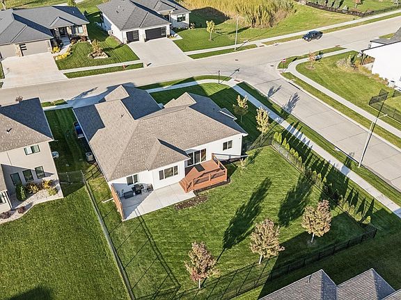 5th image of 19005 Devonshire Dr