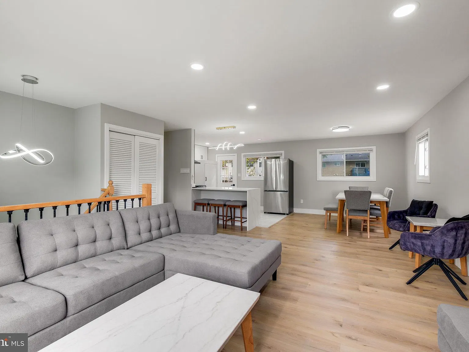 5 bed, 2.0 bath, 1712 sqft, $4,350 — Photo 4