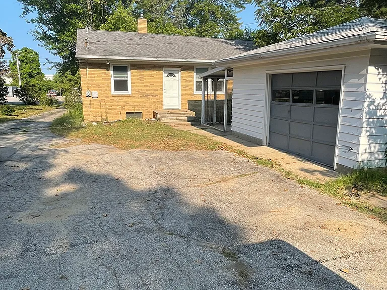 2339 S Cleveland Ave — Photo 18