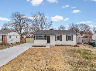 367 Peffer Ln, Fenton, MO 63026