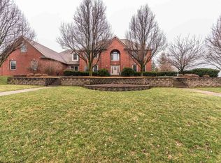 9176 Deer Ridge Dr, Bloomington, IL 61705