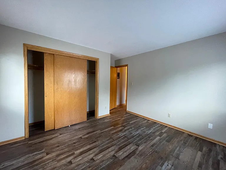 1955 Marshall Ave — Photo 6