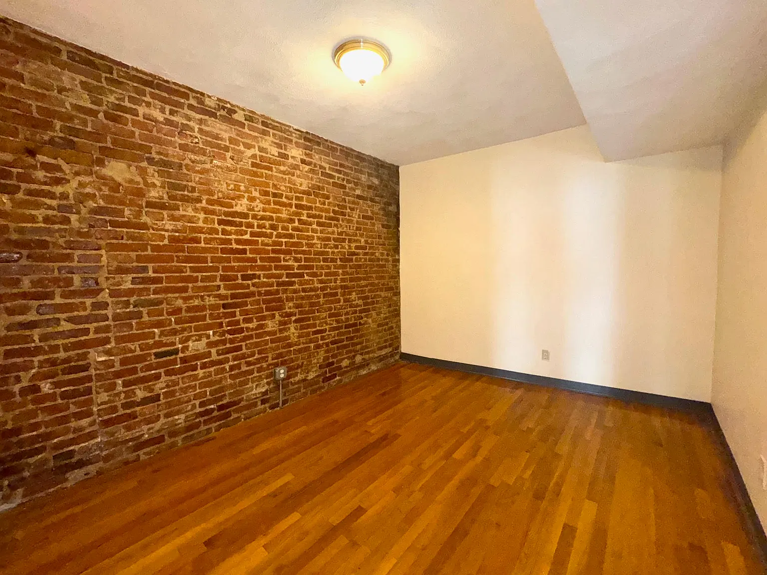 2 bed, $3,600 — Photo 4