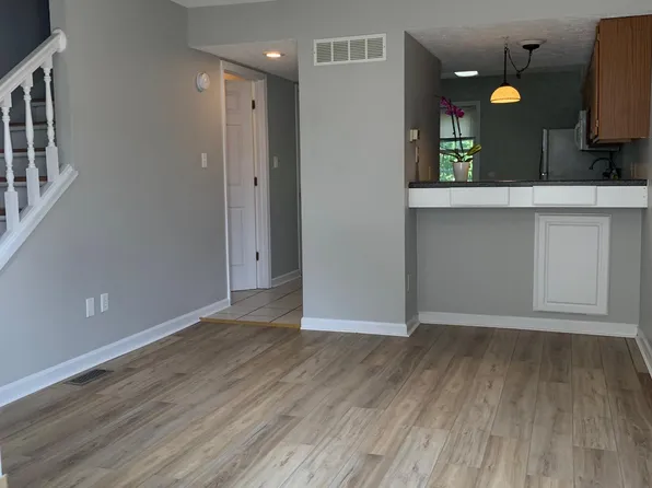 739 E Sherwood Hills Dr, Bloomington, IN 47401