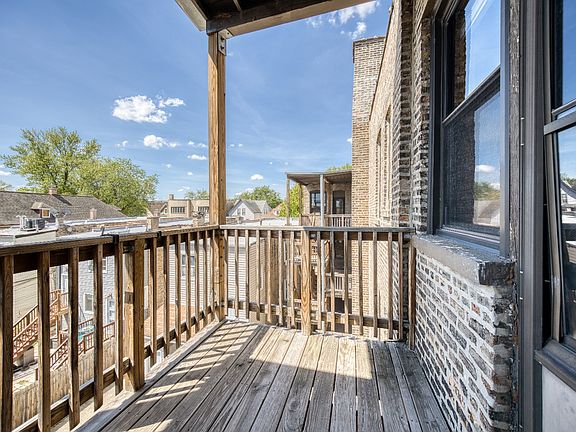 4th image of 3227 W Belden Ave #1