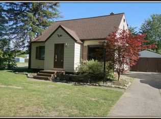 801 Pioneer Dr, North Tonawanda, NY