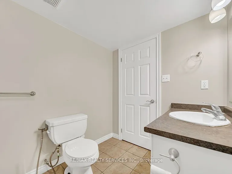 65 Moore St — Photo 43