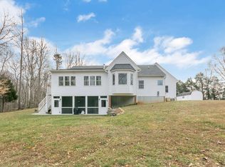 368 High Bank Dr, Bumpass, VA 23024