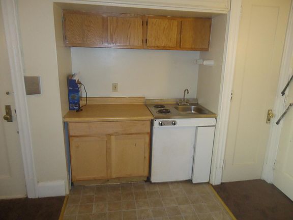 5th image of 197 North St APT D1