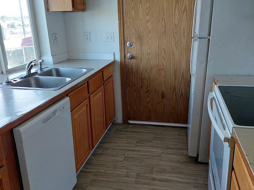 2nd image of 1242 W Lakeside Dr