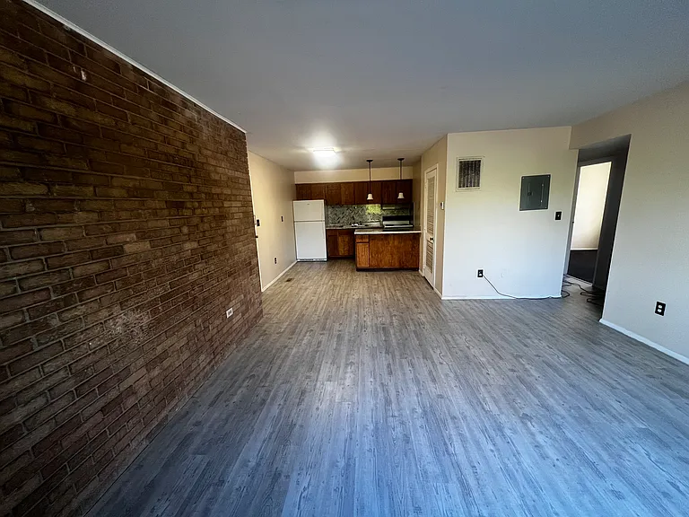 1011 Erbe Ave #4 — Photo 3