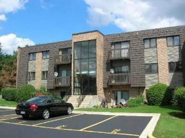 1420 Stonebridge Cir #5N, Wheaton, IL 60189