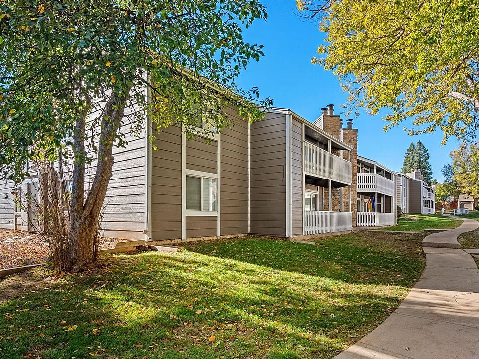 18051 E Kentucky Ave #202