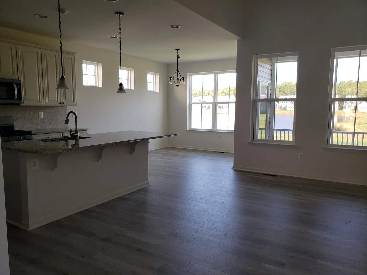 3 bed, $2,500 — Photo 2
