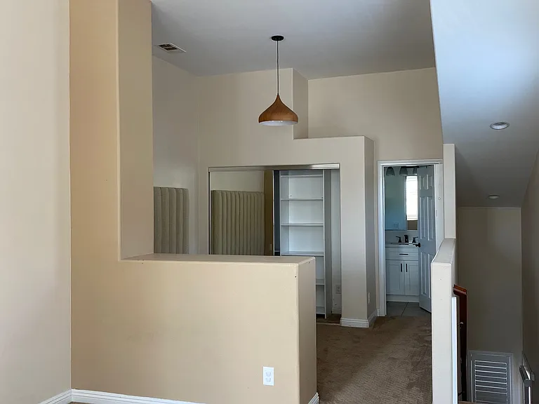 1693 Thompson Ave — Photo 1