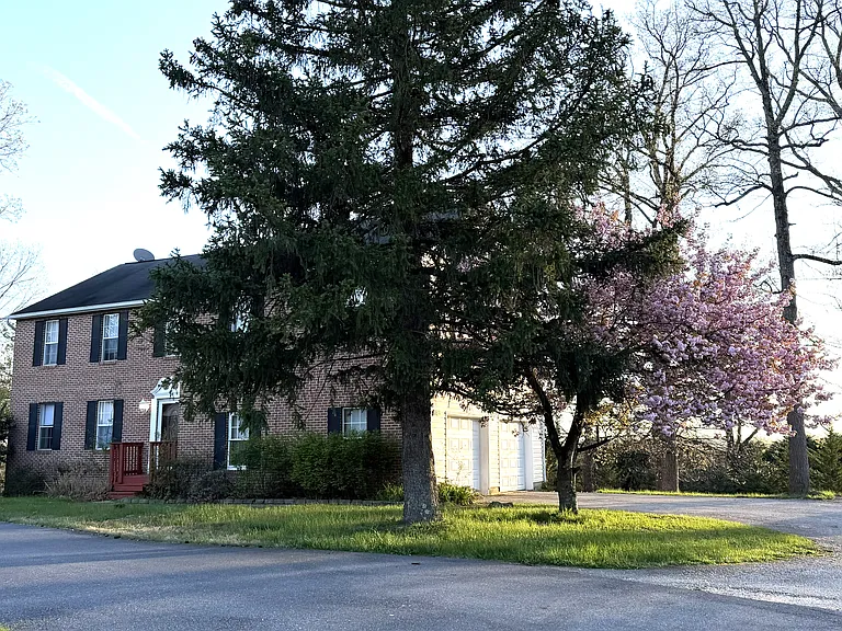 5283 Ilchester Rd — Photo 1