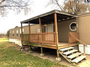214 Lakeview Dr, McPherson, KS 67460
