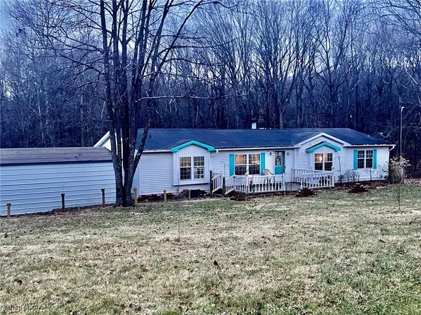 3098 Aurora Rd NE, Carrollton, OH 44615