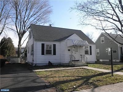 2nd image of 643 E Franklin St