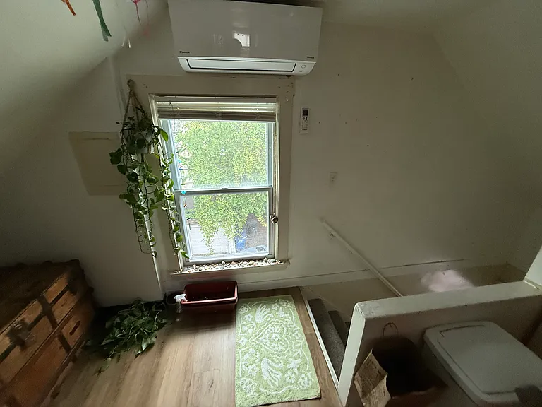 1290 Warren Rd #B — Photo 3