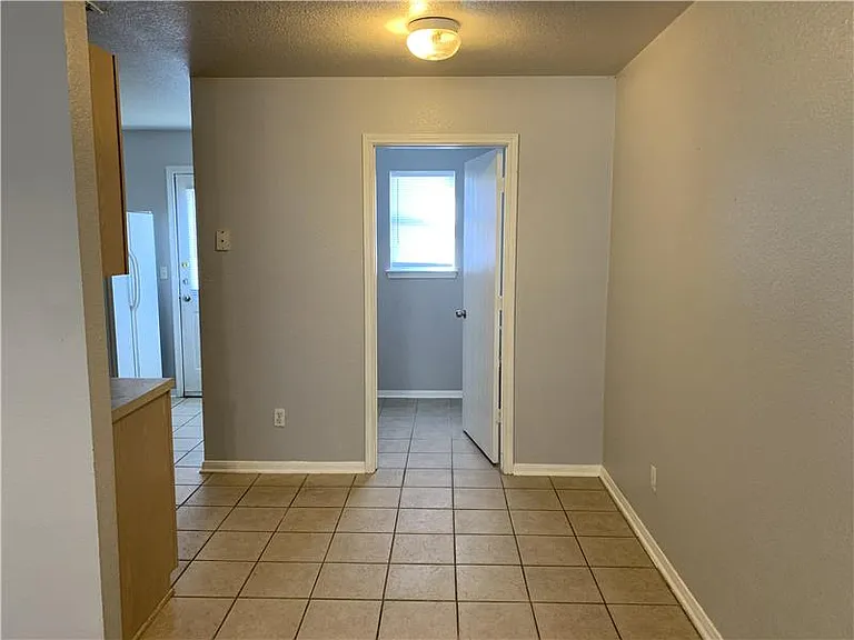 2807 Cantabrian Dr #B — Photo 6