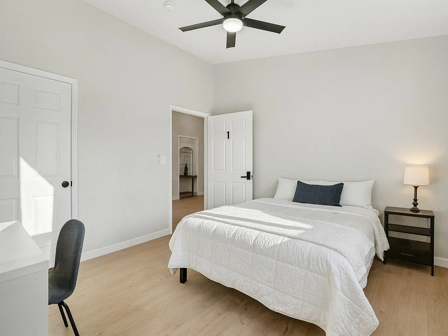 4 bed, 3.5 bath, 2188 sqft, $1,044 — Photo 1
