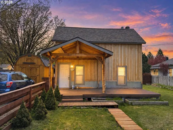 302 S Alder St, Wallowa, OR 97885