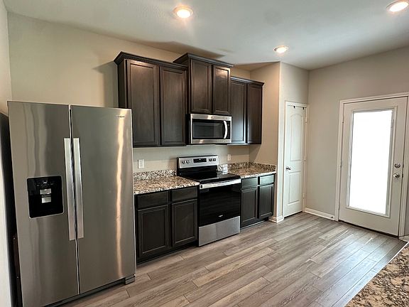 2nd image of 6525 Underwood Way