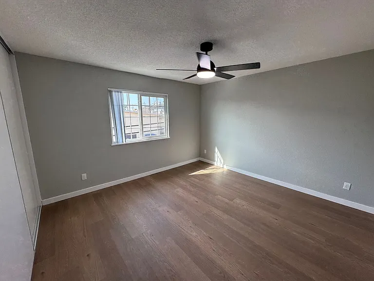Villa Del Sol Apartments — Photo 91