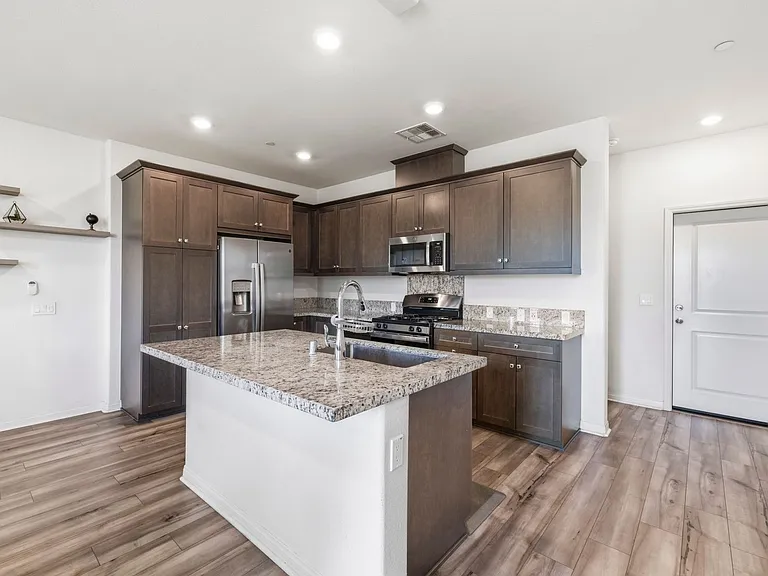 22760 Harmony Dr — Photo 5