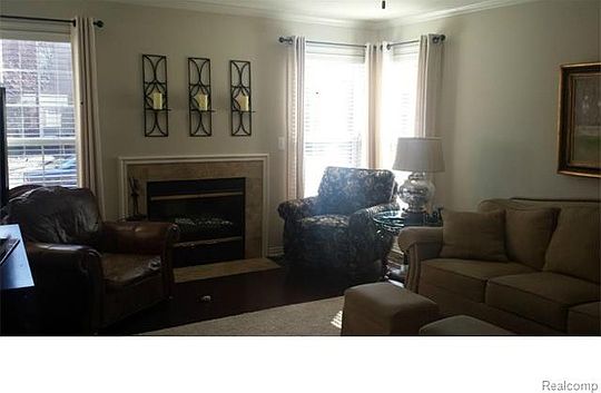 5th image of 28369 Carlton Way Dr #1