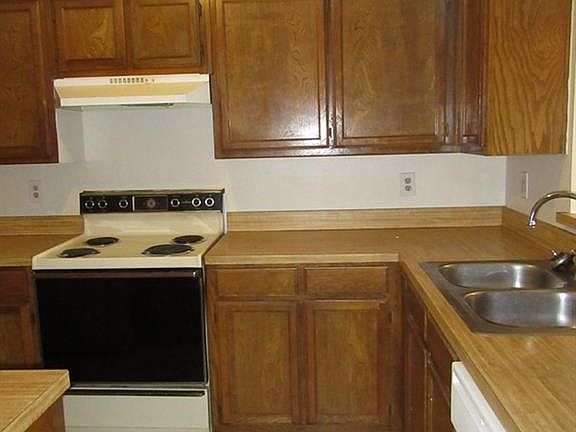 3rd image of 5535 Brookview Ct APT C
