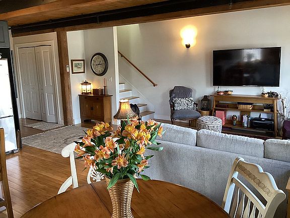 5th image of 110 Pleasant St Unit 207
