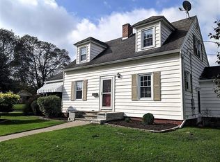 590 Eaton Rd, Rochester, NY 14617