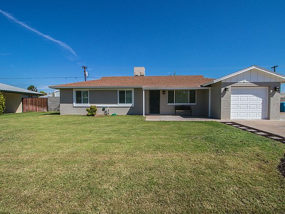 2nd image of 2124 W Meadow Dr