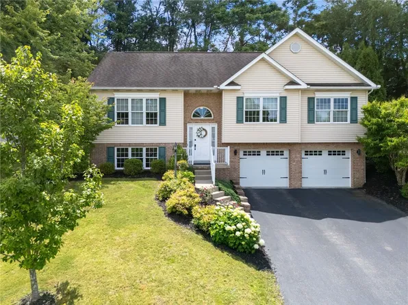 74 Laurel Dr, Greensburg, PA 15601