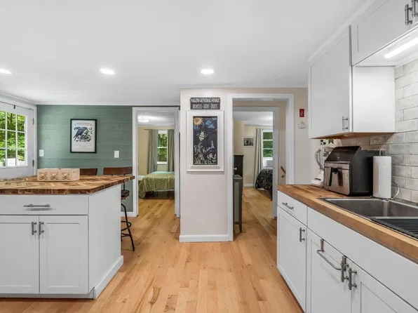 212 Annabessacook Road, Monmouth, ME 04265