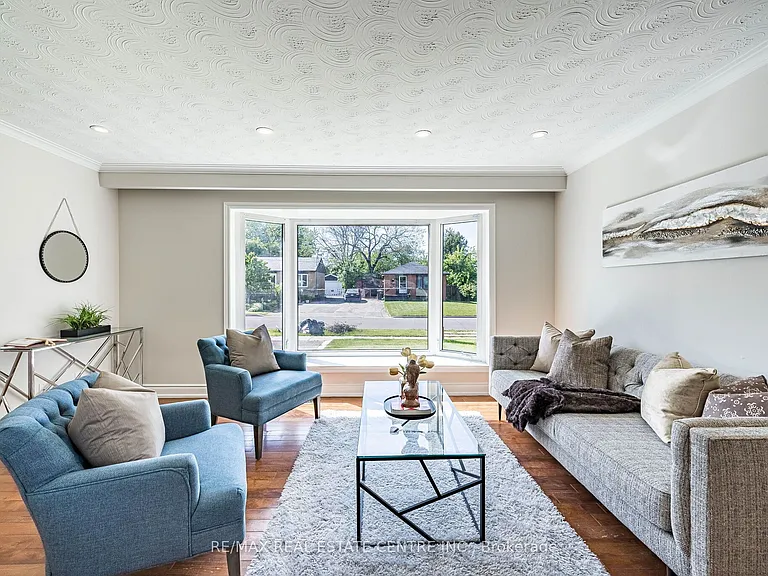 2 Milner Rd #MAIN FLOOR — Photo 10