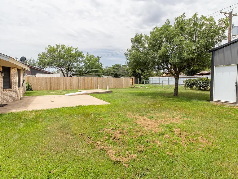 1020 Foley Ave — Photo 29