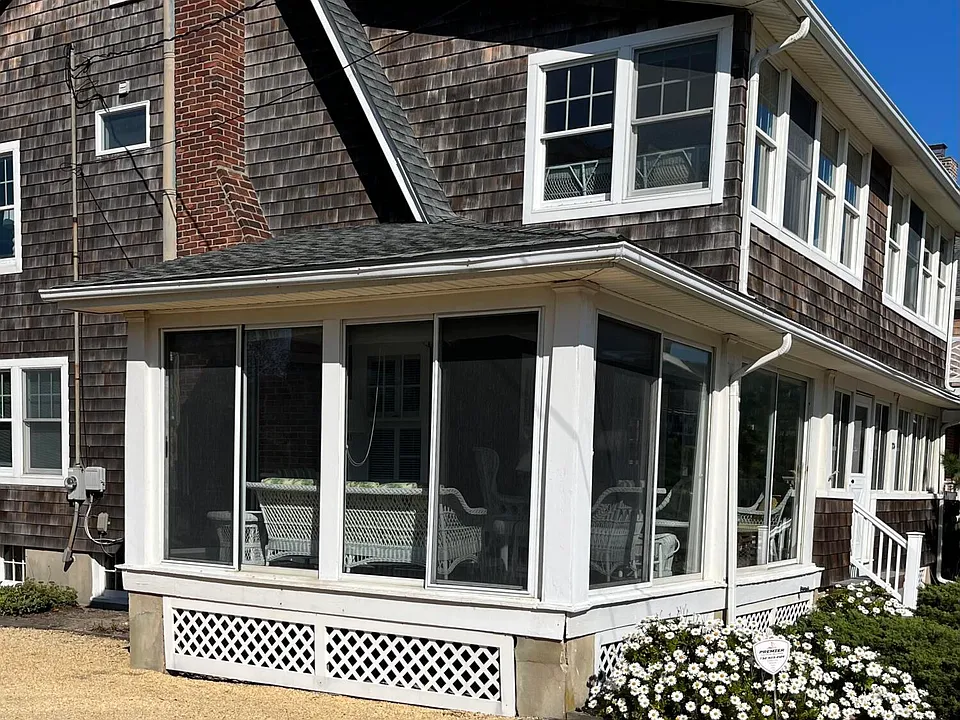 724 East Ave