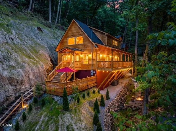 711 Heiden Dr, Gatlinburg, TN 37738