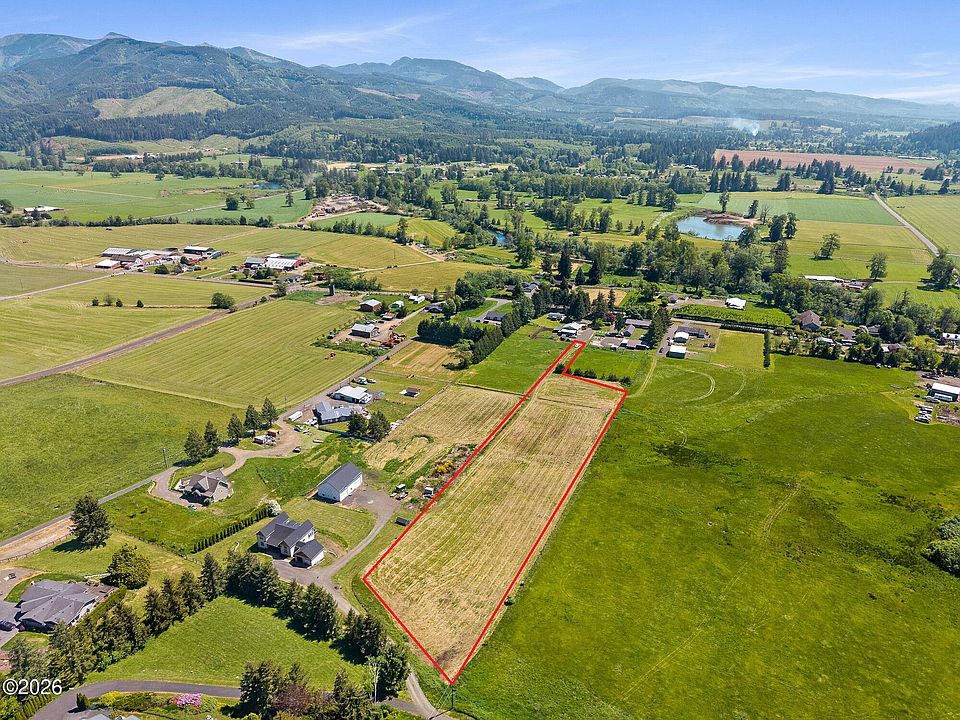 1st image of 802 Trask River Rd