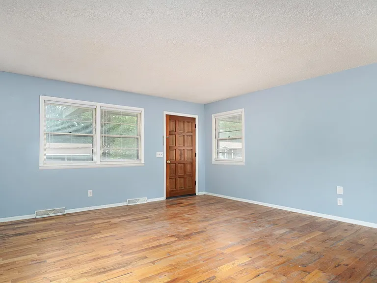 1010 W Lakewood St — Photo 15