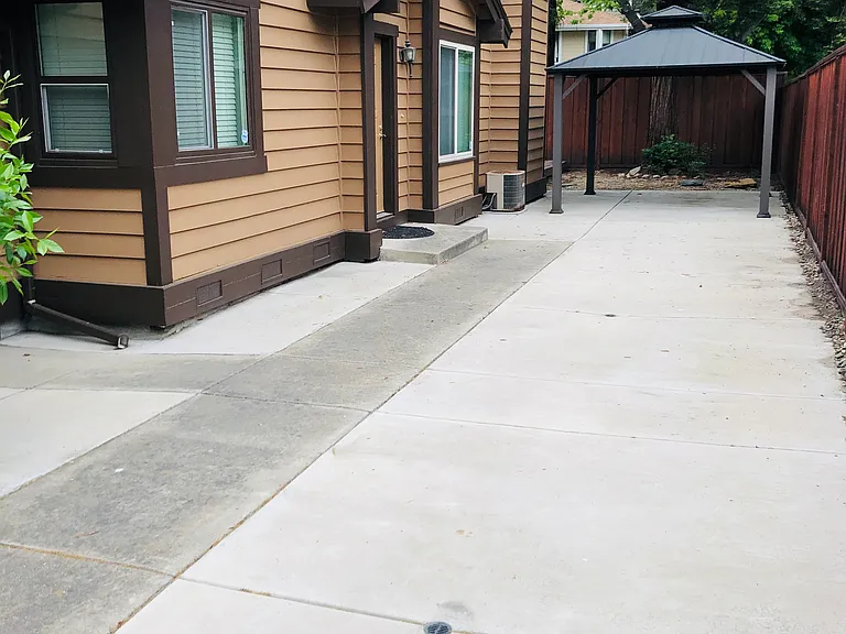 255 Charter Oak Cir — Photo 11