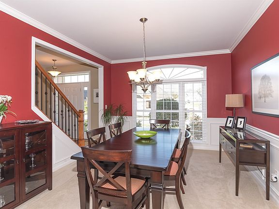 5th image of 6931 Royal Oakland Dr