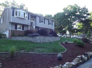 6 Normandy Cir, Hopatcong, NJ 07843