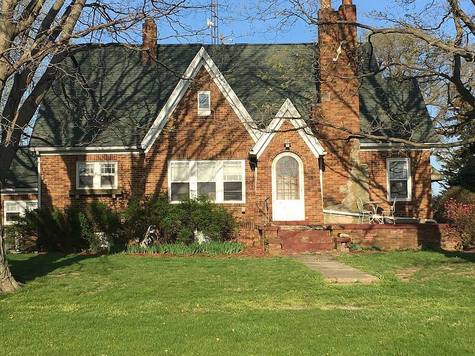 4 Br 2 Bath 2 Sheds 3.5 Ac.