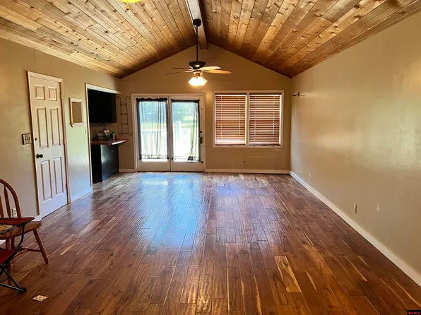 109 Fern Dr, Yellville, AR 72687