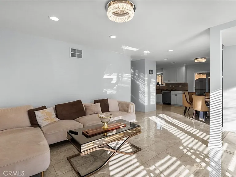 4700 Topanga Canyon Blvd — Photo 5
